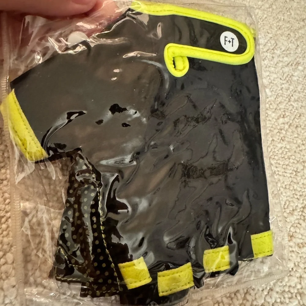 NWT non branded gym work out gloves